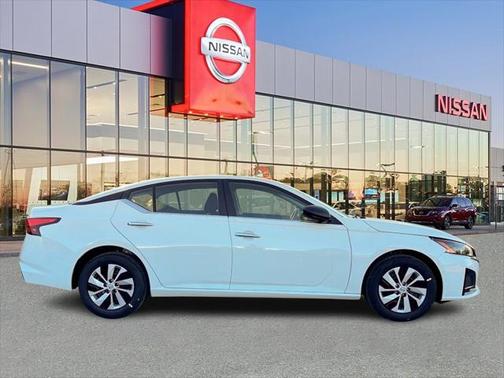 2025 Nissan Altima S FWD