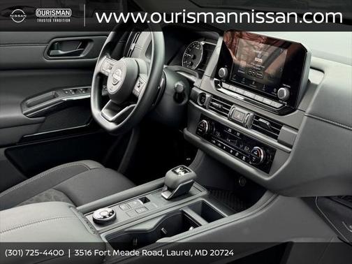 2025 Nissan Pathfinder S