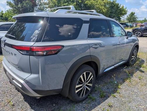 2025 Nissan Pathfinder Platinum 4WD