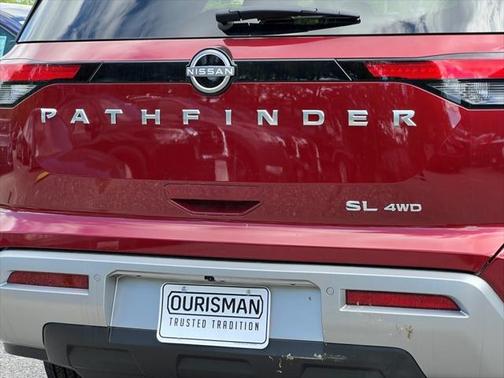 2025 Nissan Pathfinder SL 4WD