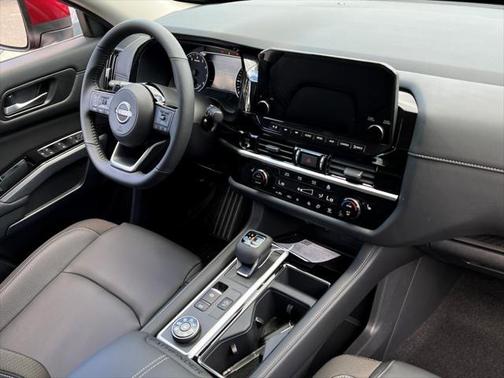 2025 Nissan Pathfinder SL 4WD