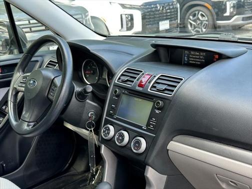 2016 Subaru Forester 2.5i