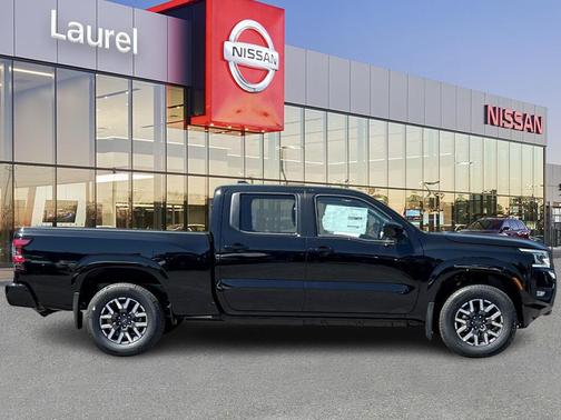 2025 Nissan Frontier SL