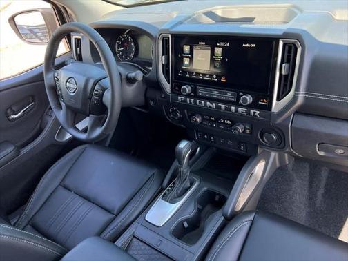 2025 Nissan Frontier SL