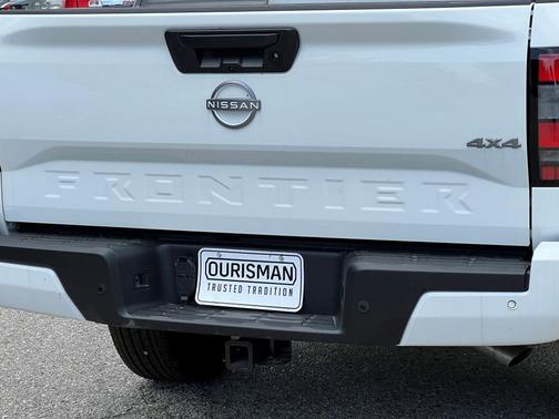 2025 Nissan Frontier SV