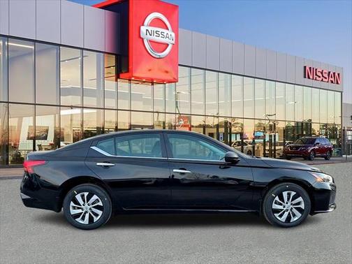 2025 Nissan Altima S FWD