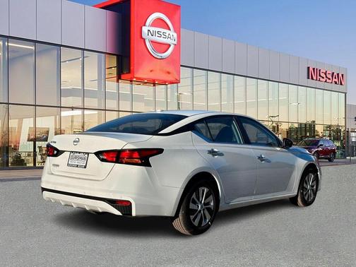 2025 Nissan Altima S FWD