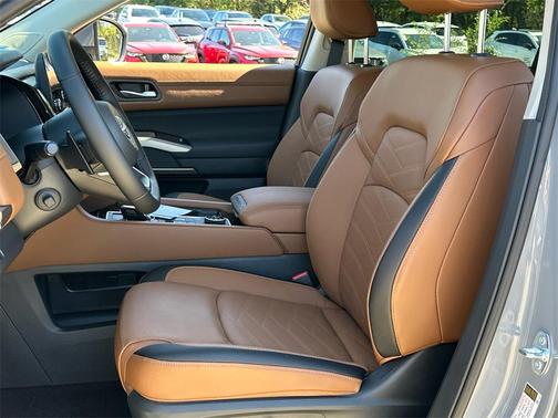 2025 Nissan Pathfinder Platinum 4WD