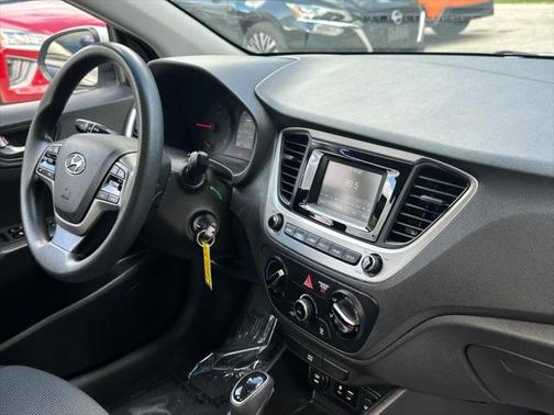 2020 Hyundai Accent SE
