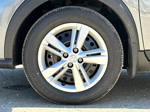 2025 Nissan Kicks S
