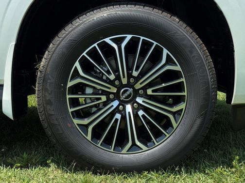 2025 Nissan Armada SL 4WD