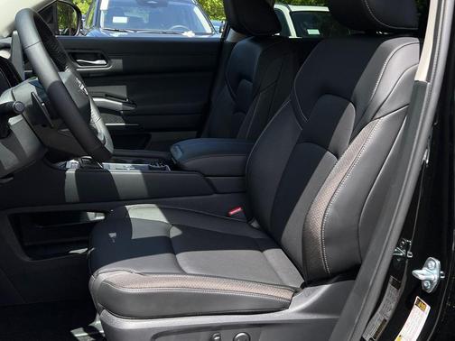 Super Black 2026 Nissan Pathfinder SL