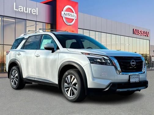 2025 Nissan Pathfinder SL 4WD