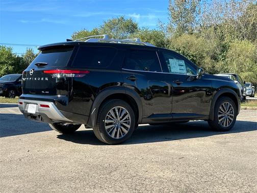 2025 Nissan Pathfinder SL 4WD