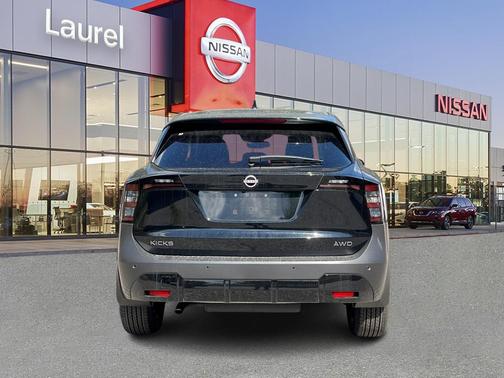 2025 Nissan Kicks SV