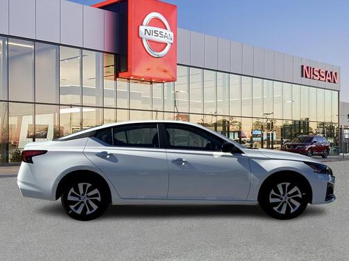 2025 Nissan Altima S FWD