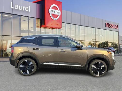 2025 Nissan Kicks SR