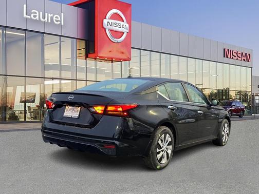 2025 Nissan Altima S FWD