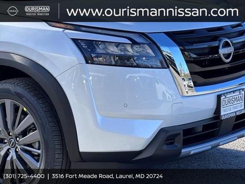 2025 Nissan Pathfinder SL 4WD