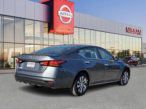 2025 Nissan Altima S FWD