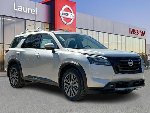 2025 Nissan Pathfinder SL 4WD
