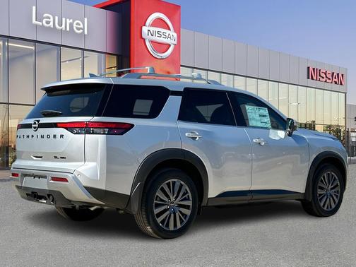 2025 Nissan Pathfinder SL 4WD