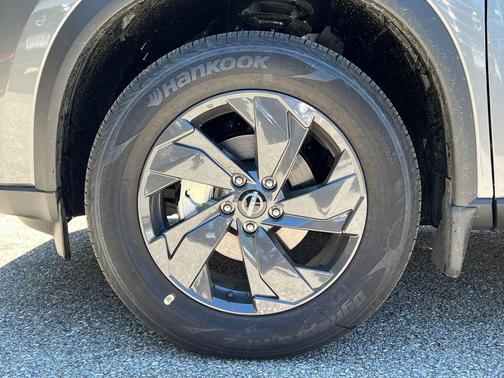 Gun Met 2026 Nissan Rogue SV