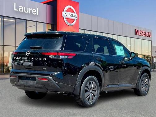 2025 Nissan Pathfinder S 4WD