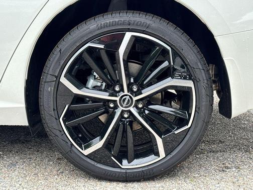 Pearl White 2026 Nissan Altima SR AWD