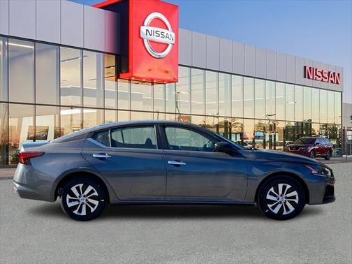 2025 Nissan Altima S FWD