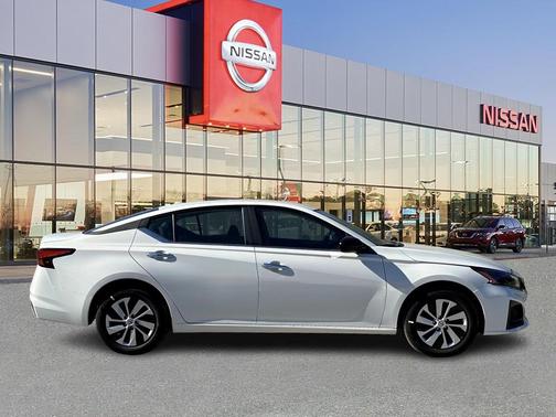 2025 Nissan Altima S FWD