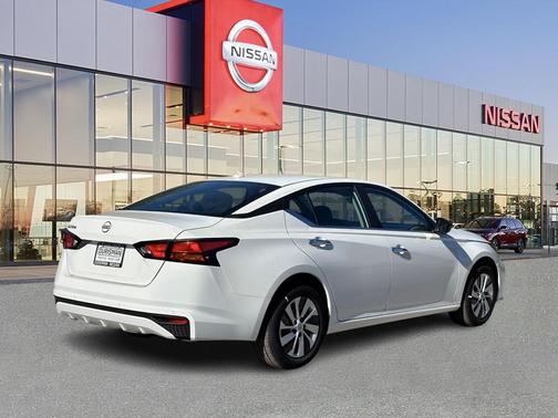 2025 Nissan Altima S FWD