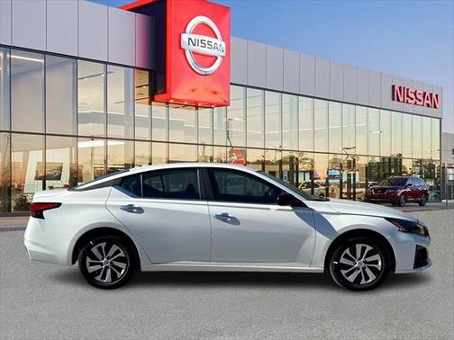 2025 Nissan Altima S FWD