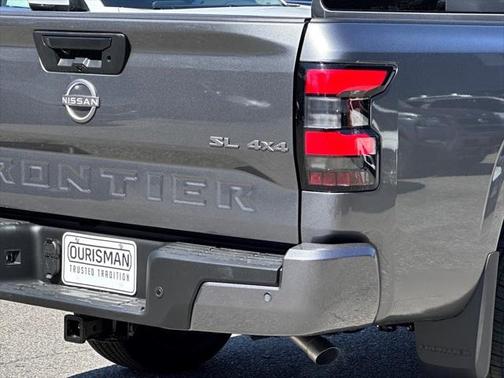 2025 Nissan Frontier SL