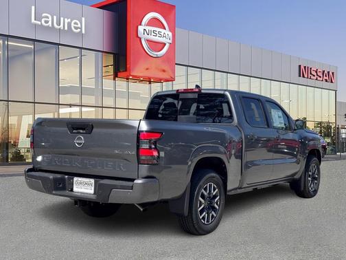 2025 Nissan Frontier SL