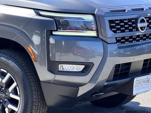 2025 Nissan Frontier SL