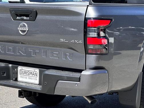 2025 Nissan Frontier SL