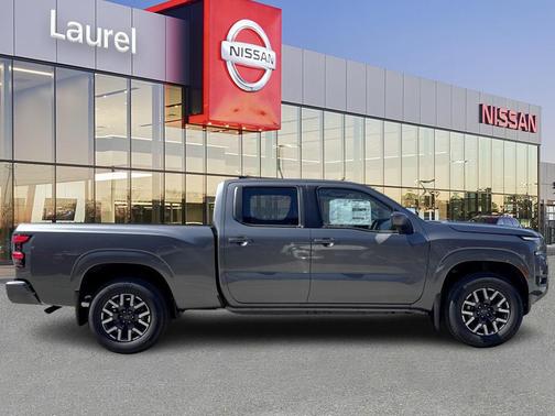 2025 Nissan Frontier SL