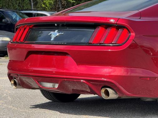 2017 Ford Mustang V6
