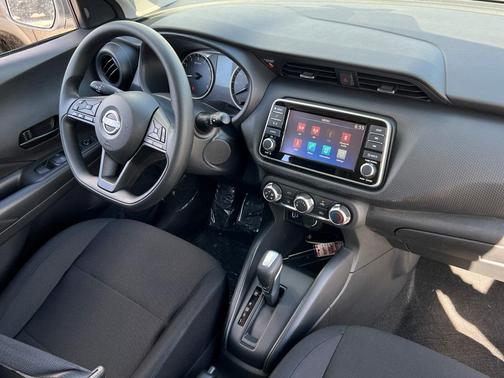 2025 Nissan Kicks S