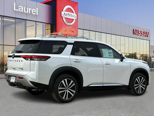 2025 Nissan Pathfinder Platinum 4WD