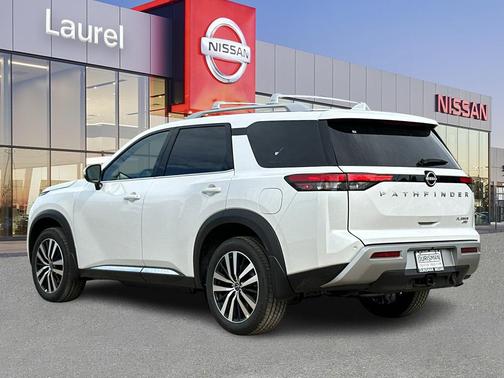 2025 Nissan Pathfinder Platinum 4WD