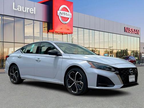 2025 Nissan Altima SR FWD