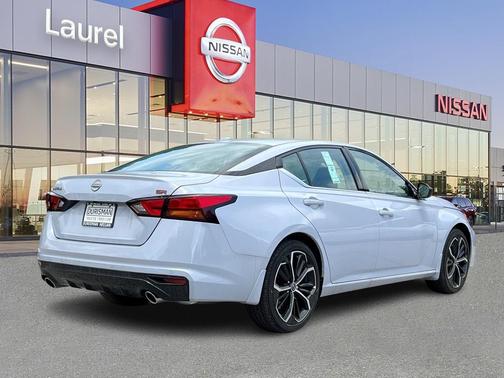 2025 Nissan Altima SR FWD
