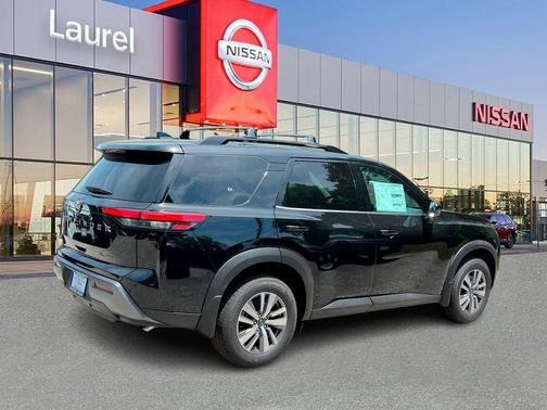 Super Black 2026 Nissan Pathfinder SL