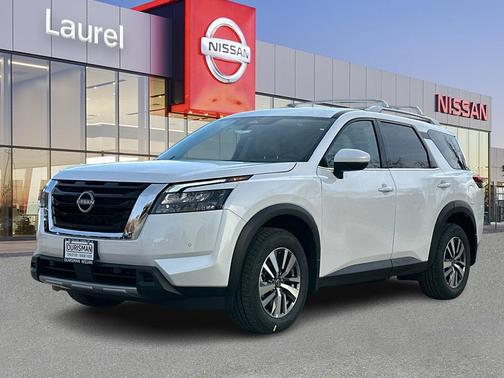 2025 Nissan Pathfinder SL 4WD