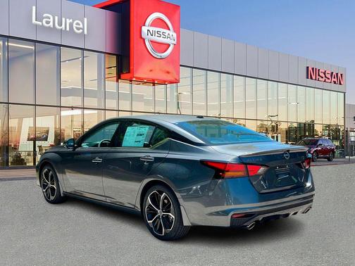 Gun Met 2026 Nissan Altima SR FWD