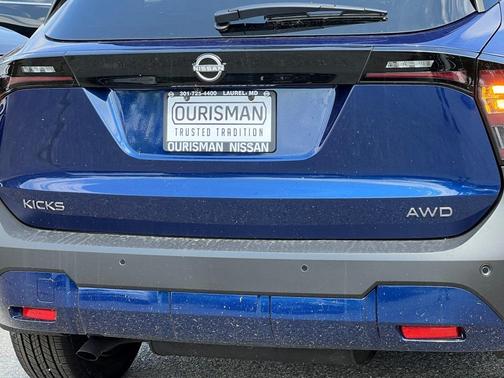 2025 Nissan Kicks SV