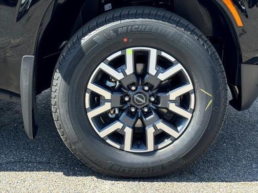 2025 Nissan Frontier SL