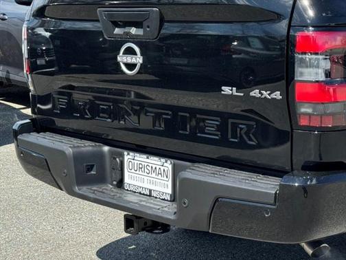 2025 Nissan Frontier SL